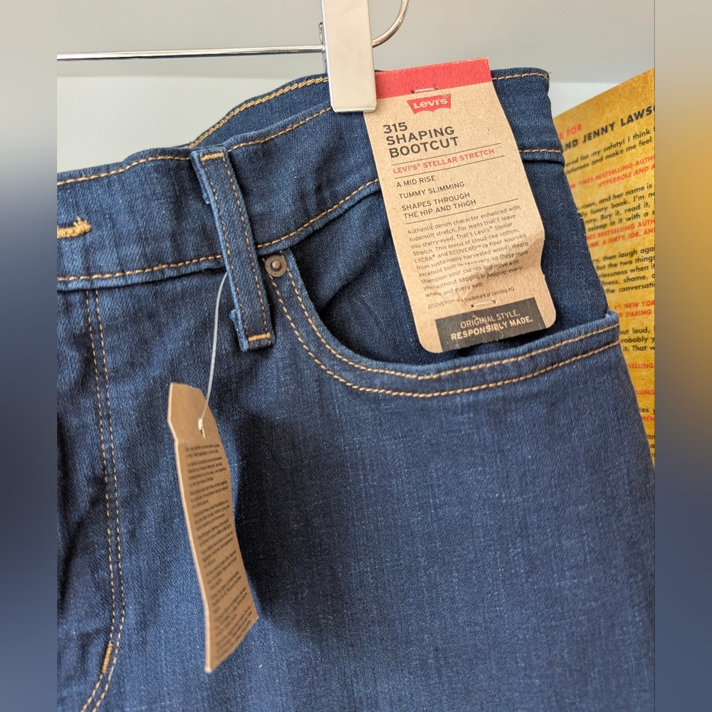 NWT Levi's Women's 315 Shaping Bootcut Jeans Dark Blue Size 14 Medium 32x32 - Picture 6 of 13